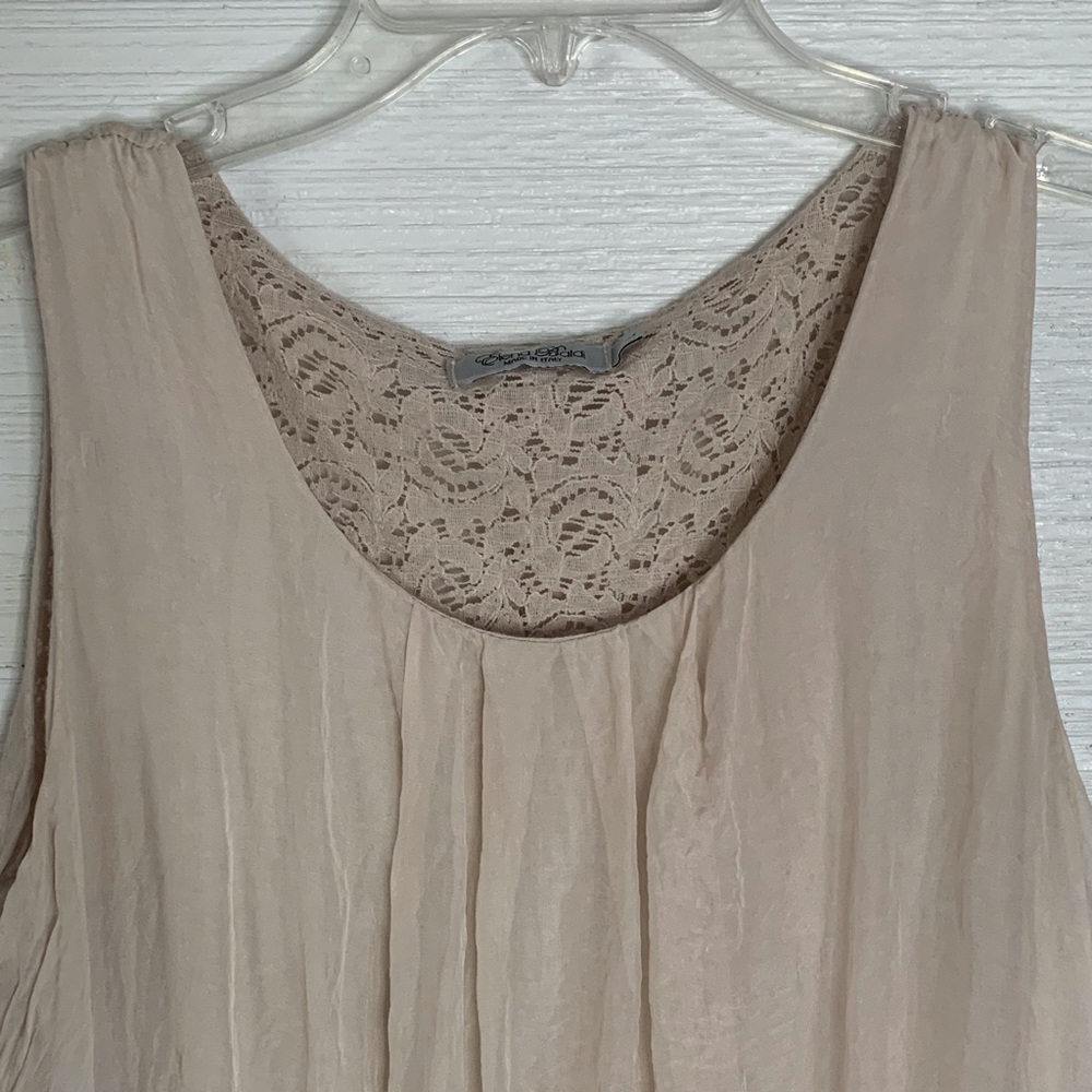 Elena Baldi tank style blouse.  Size L.  Color Beige. - Picture 11 of 11